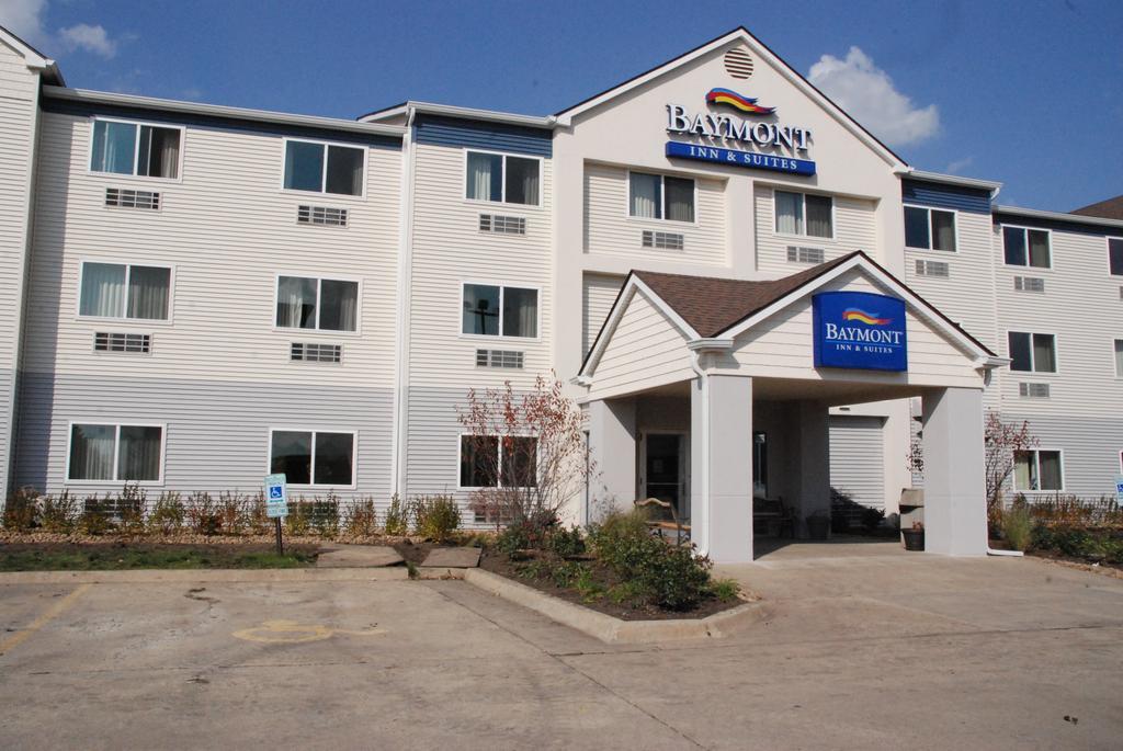 Baymont By Wyndham Mattoon Hotel Eksteriør billede